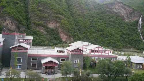 Dagu Glacier Hotel Hôtels à : Heishui