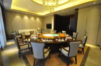 โรงแรมนานาชาติซันโฮลา - พร้อมอาหารเช้า