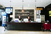 Kunlun Leju Business Hotel (Jiaozuo Wuzhi Qinhe Road)