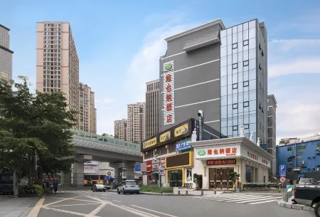 Vienna Hotel (Shenzhen  Qinghu Metro Station)