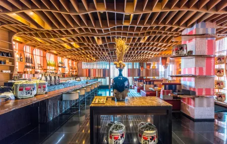 VIE Hotel Bangkok, MGallery Hotel Collection Отели рядом со станцией Бангбамру