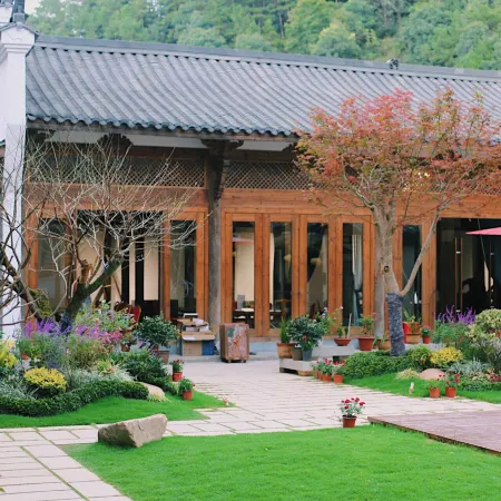 Heart hotel