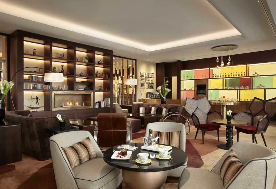 2. 켐핀스키 호텔 ..