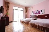 Gold Coast Hotel - พร้อมระเบียง