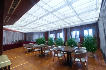 Hairui Wensite Hotel (Chengdu Wenjiang University Town) Отели рядом с достопримечательностью «Chengdu University of TCM»