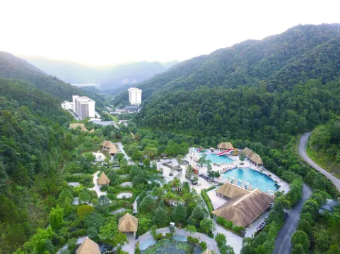 Xinfeng Utop Spring Primeval Forest Resorts