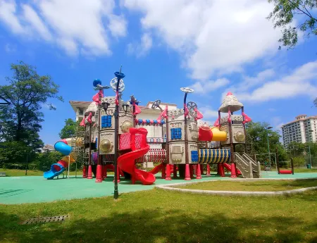 Country Garden Phoenix Hotel Отели рядом с достопримечательностью «Jiangsu Pastorage - Gymnasium»