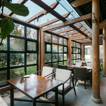 Niao Courtyard