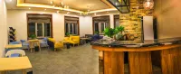 Alshan Mirror Photography Theme Hotel - bar