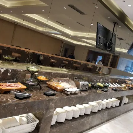 Lavande Hotel (Harbin Railway Station Station Square) Отели рядом с достопримечательностью «Железнодорожный вокзал Харбин»