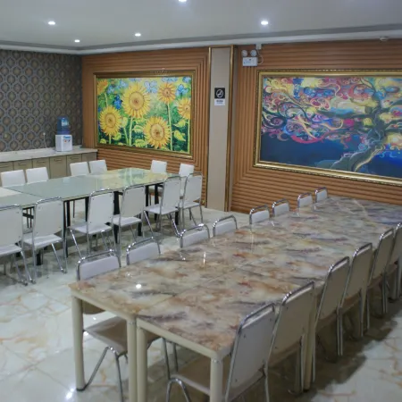Jiayi Hotel (Heze Dingtao Bus Station)
