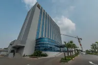 Enso Hotel Hotel dekat Rainbow Alamanda