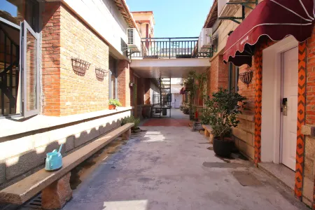 SlowHouse Huaxi INN