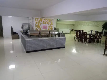 Orange Premium Hotel (Shijiazhuang Zhengding International Airport) Отели рядом с Аэропорт Дагуокан