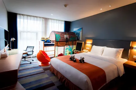 Holiday Inn Express Leshan Plaza (Jiaxing Road Food Street Branch)