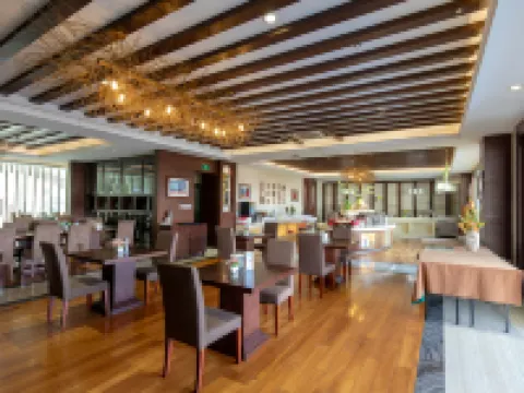 Hotspring Peninsula Resort Hotel Hoteles en Anning