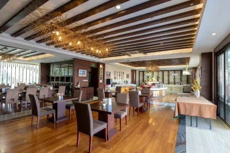 Hotspring Peninsula Resort Hotel Отели рядом с достопримечательностью «Gymnasium (Hubin Road)»