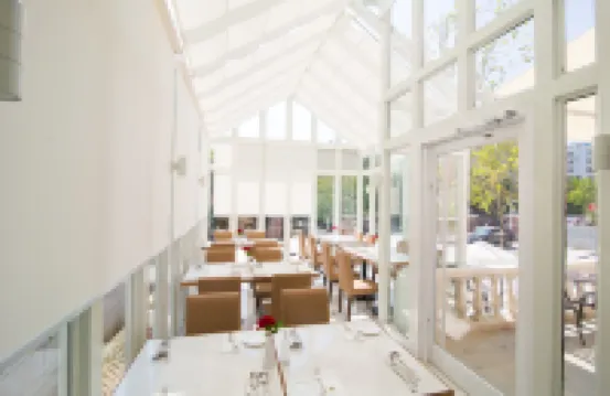 贊贊酒店（煙台漁人碼頭第二海水浴場店）