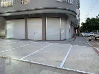 合浦•美人|Haisi•Shou•gang•Park龍都便捷酒店（北海合浦高鐵站店） - 停車場