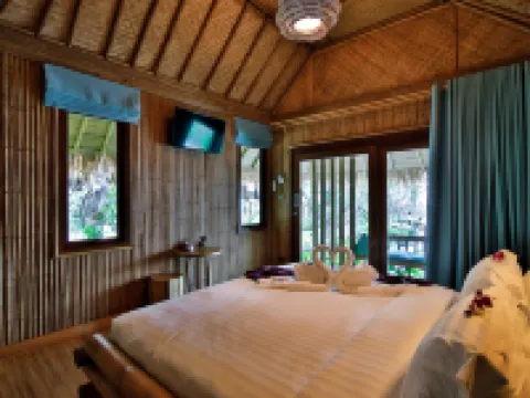 Phi Phi CoCo Beach Resort Hoteles en Isla Phi Phi