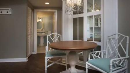 Disney's BoardWalk Inn Отели рядом с достопримечательностью «Characters in Flight»