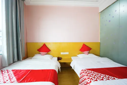 Yizhang Huabiao Hotel