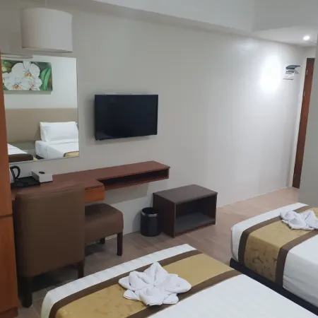 Hotel Fleur de Liz - Tagbilaran City Отели рядом с достопримечательностью «Бохол Кволити Молл»