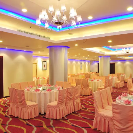 Jilin International Hotel (West Exit of Jilin Railway Station)