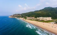 Days Hotel & Suites by Wyndham Yangjiang Hotels near Hai Ling Island