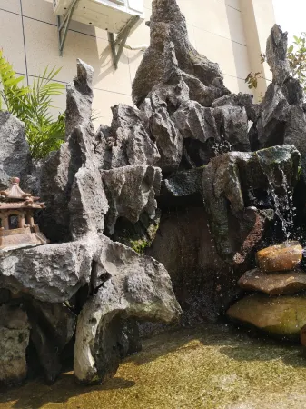 Kaijing Grand Hotel (Jinping Passenger North Station) Отели в г. Цзиньпин