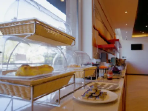 Ibisホテル(嘉峪関鉄道駅) 嘉峪関のホテル