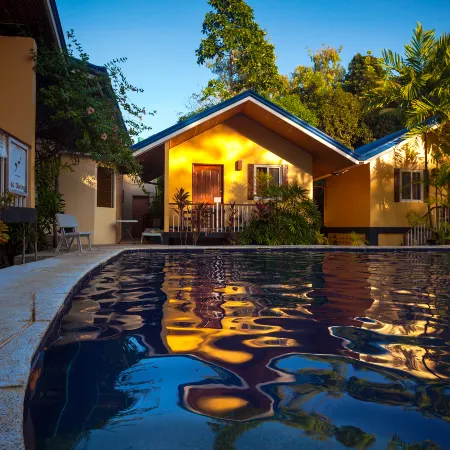 Blue Lagoon Inn & Suites