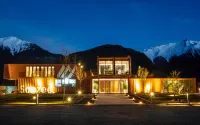 Shanzeju Holiday Hotel (Linzhi Airport)
