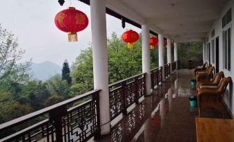 Qionglai Yunding Villa