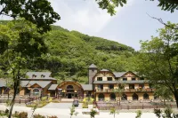 Niagara Falls Hotel - parking