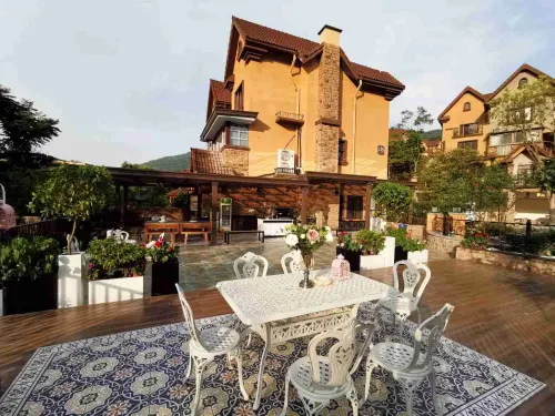 Yunzhong Manbu Banshan Huashu Hotel