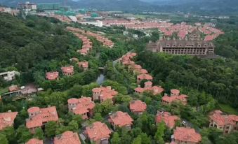 Guangzhou Baishuizhai Yayueju Hot Spring Swimming Pool Resort Villa (Golden Leaf Store)