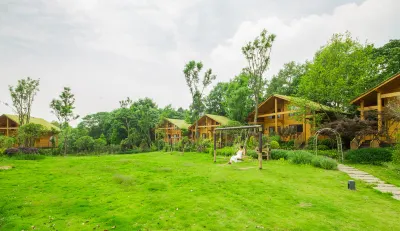 Shiguang Shanqiu Hostel Hotels near Waziping Style Town