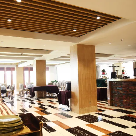 Yabulun Health & Wellness Holiday Hotel Отели рядом со станцией Yalongwan Railway Station