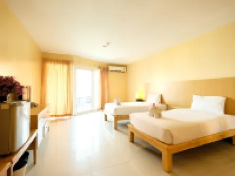 Jomtien Plaza Residence Hotels near Jomtien Night Market