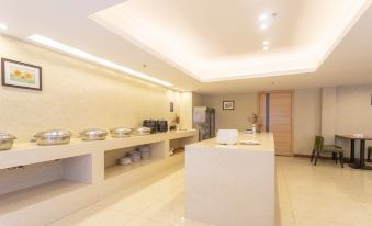 Xingyun Hotel (Zhongshan Shaxi Xingbao Times Square) - Housity