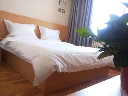 Yuzhong Yunruhailan Hotel Отели рядом с достопримечательностью «Lanzhou University of Finance and Economics Longqiao College»