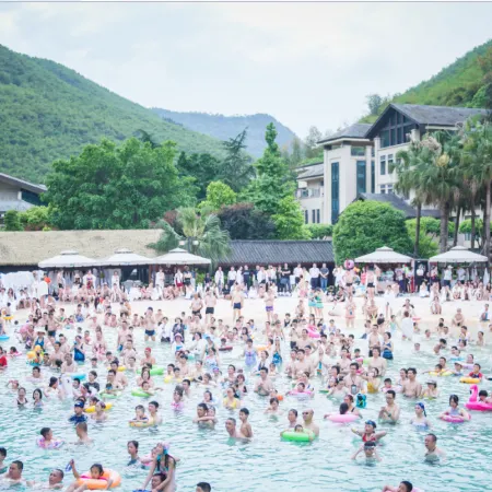 Tongjing River Hotel