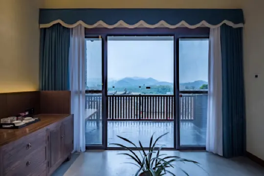 Deng Stone House Pastoral Resort