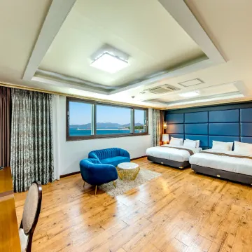 HS Tourist Hotel Отели рядом с достопримечательностью «Остров Одонго»