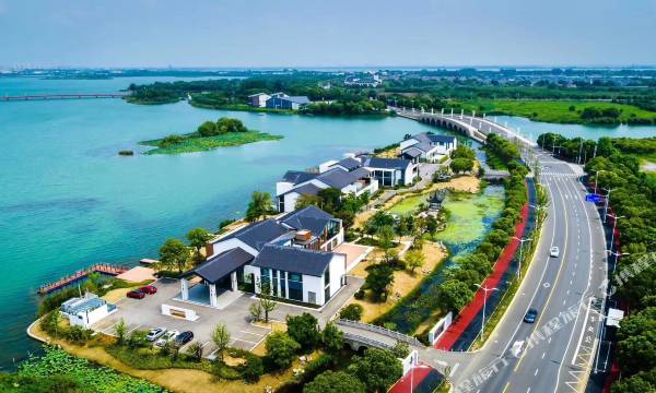 Yue-Season Hotels & Resorts