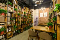 James Joyce Coffetel (Xianyang Renmin Road Central Square)