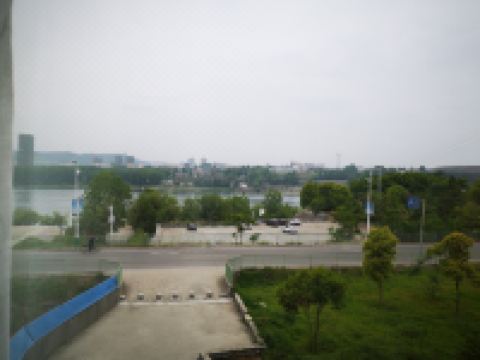 十堰丹江口江景套房公寓(4号店) - 酒店附近