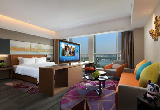 Hampton by Hilton Interior