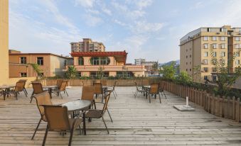 Shangbang Country Theme Hotel